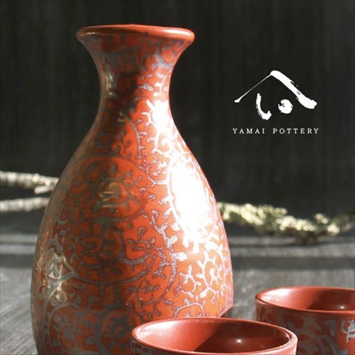 美濃焼/toki/minoyaki/japan/酒器/セット/酒器セット/お猪口/徳利/おちょこ/ペア/とっくり/赤たこ唐草/陶器/手作り/2号/食器/結婚祝い/還暦祝い/祝い/還暦/プレゼント/ギフト/ギフトセット/食器セット/お土産/