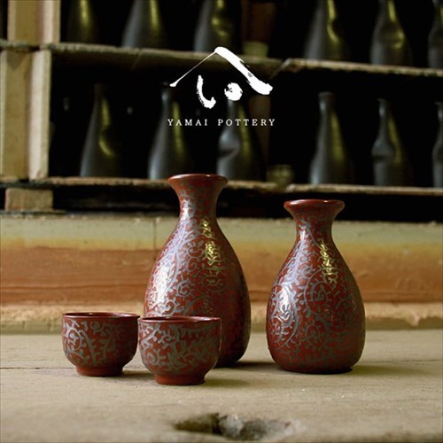 美濃焼/toki/minoyaki/japan/酒器/セット/酒器セット/お猪口/徳利/おちょこ/ペア/とっくり/赤たこ唐草/陶器/手作り/2号/食器/結婚祝い/還暦祝い/祝い/還暦/プレゼント/ギフト/ギフトセット/食器セット/お土産/