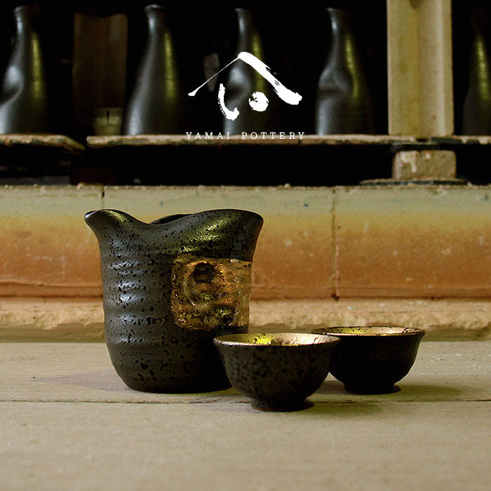 美濃焼 toki minoyaki japan 冷酒器 セット 酒器セット お猪口 冷酒 徳利 おちょこ ペア とっくり 酒器 黒結晶片口金巻 陶器 手作り 2号 食器 結婚祝い 還暦祝い 祝い 還暦 プレゼント ギフト ギフトセット 食器セット お土産 誕生日 贈り物 お祝い 母の日 父の日